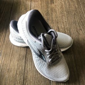Women’s Brooks Adrenaline GTS 21 size 9.5